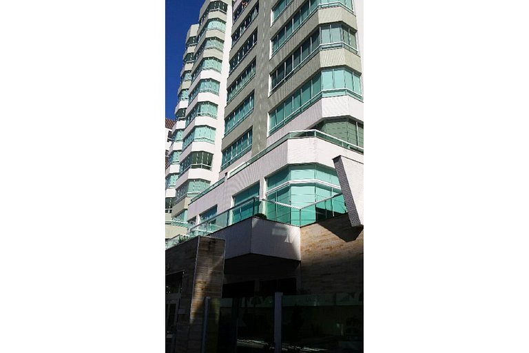 Em Capao da Canoa - Apartamento de morador, piscina e próxim