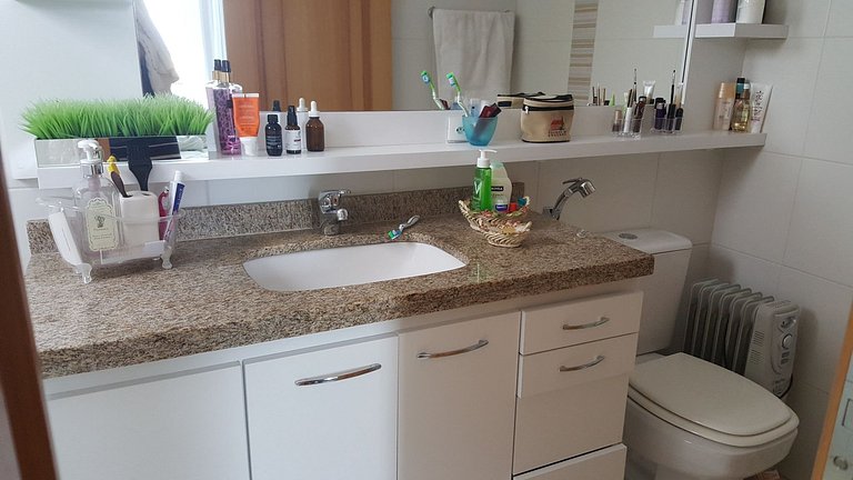 Em Capao da Canoa - Apartamento de morador, piscina e próxim