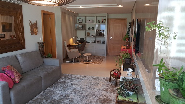 Em Capao da Canoa - Apartamento de morador, piscina e próxim