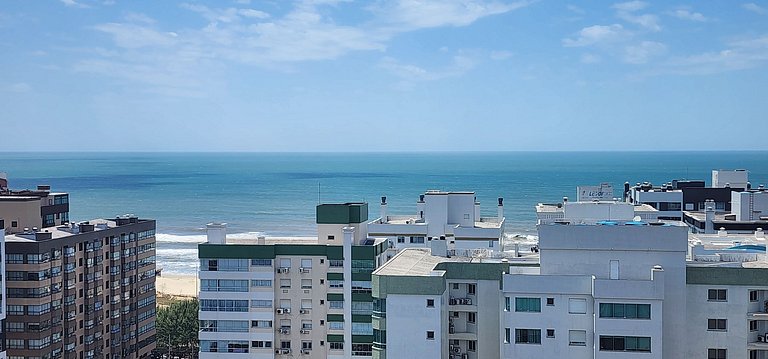 Apê do Sonho com Rooftop Piscina Vista Serra e Mar