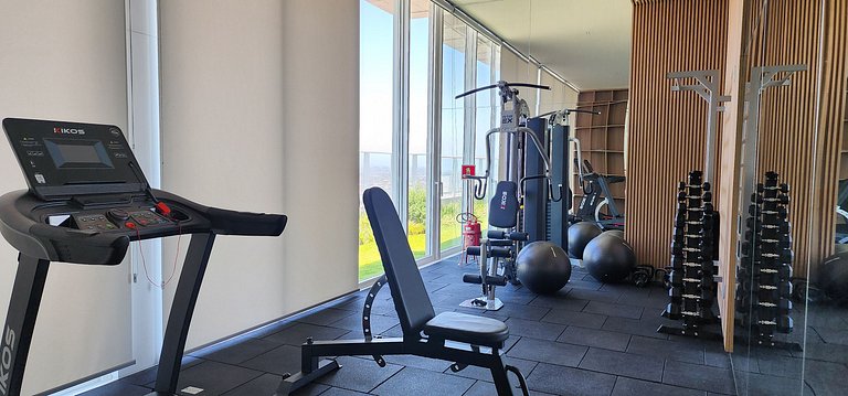 Dream Apartment-Rooftop, Pool, Mountain & Sea View