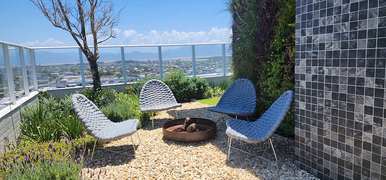 Apê do Sonho com Rooftop Piscina Vista Serra e Mar